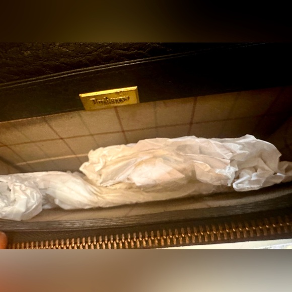 Burberrys black wristlet, clutch. Leather. Amazing vintage piece. Note pics. - Picture 4 of 16